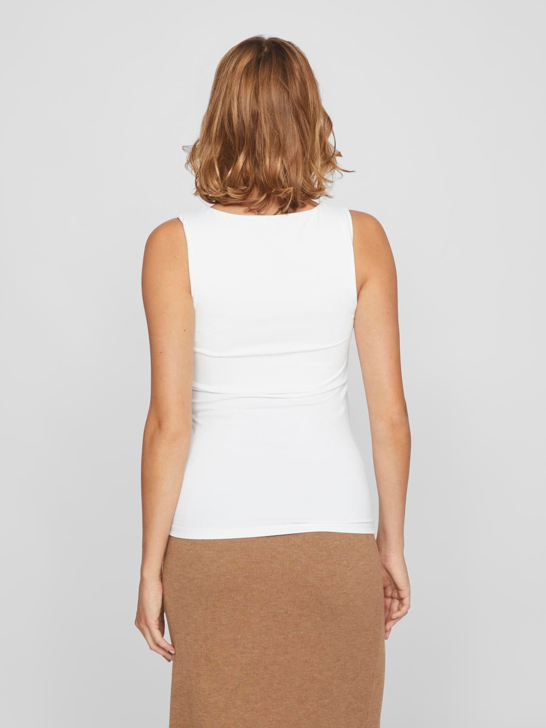 model_shot-back